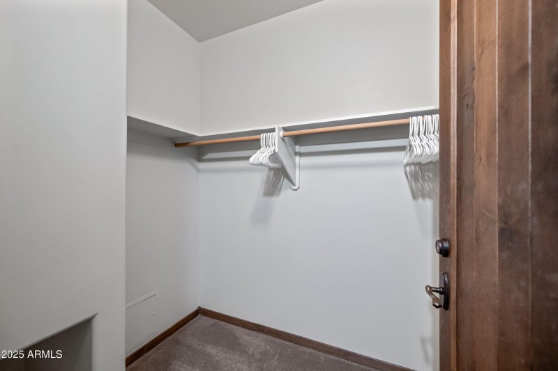 Walk In Closet (Master)
