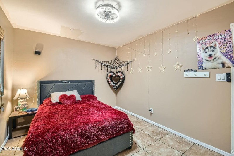 2nd bedroom