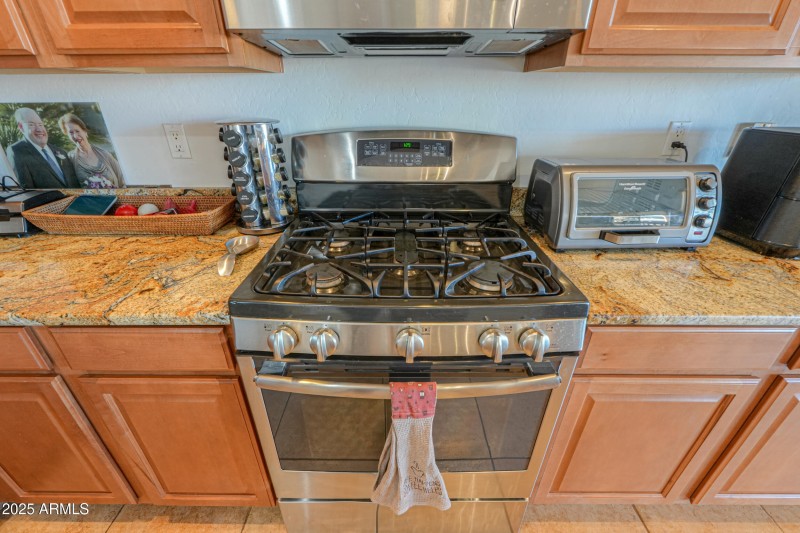 UPGRADED GAS STOVE
