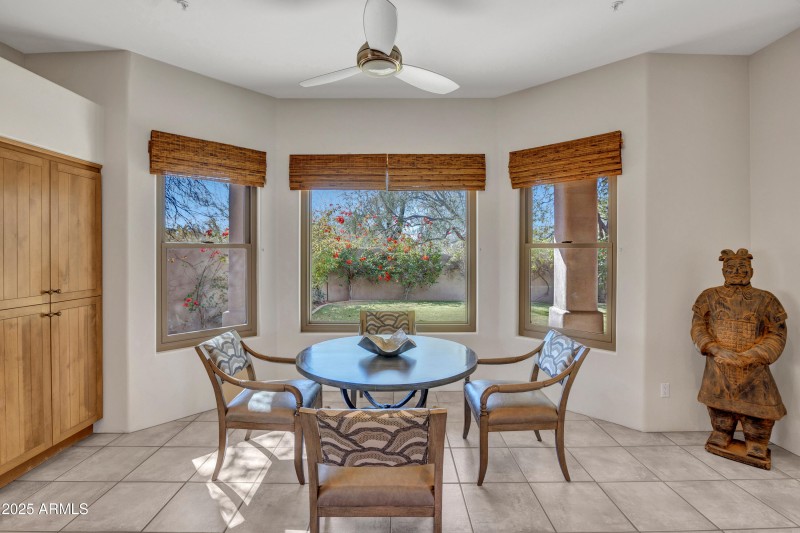 Breakfast room