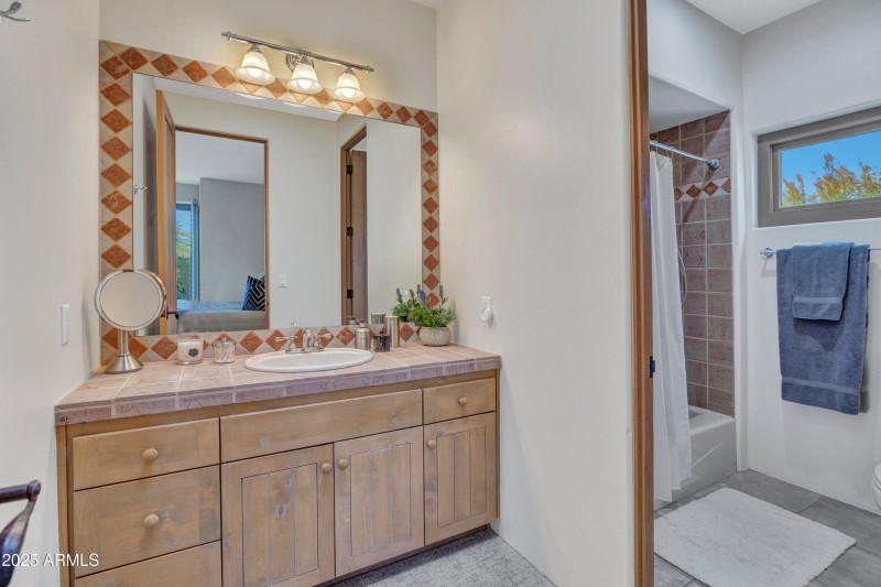 Guest bath 1