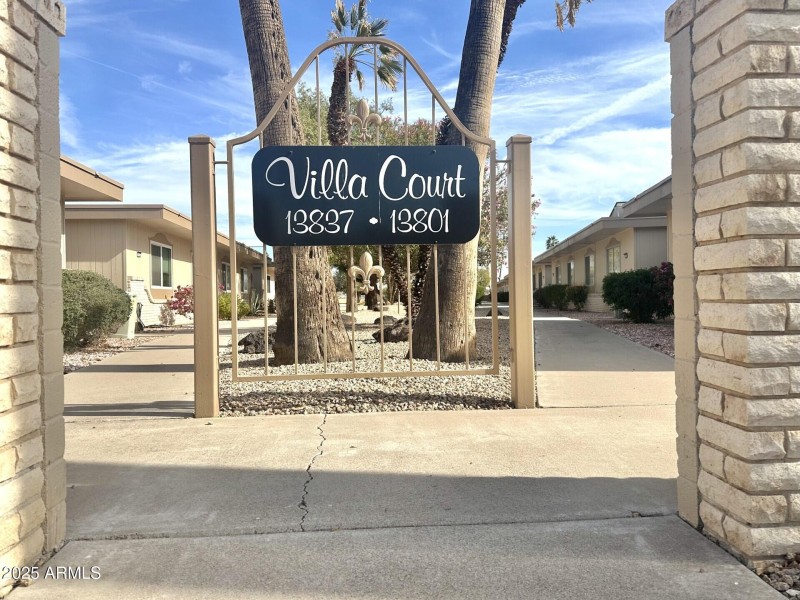 Villa Court