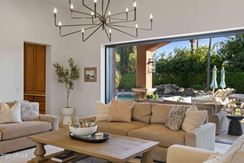 Indoor/Outdoor Entertaining