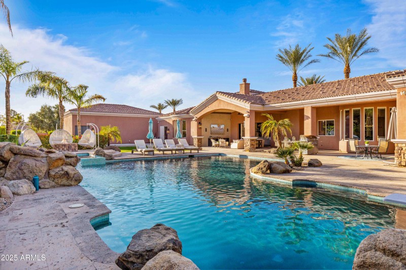 Refreshing Diving Pool