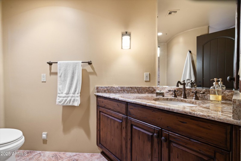 37-40947 n. 107th pl (37 of 65)