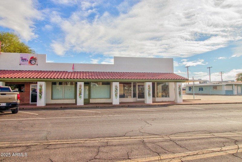 311 N Main St