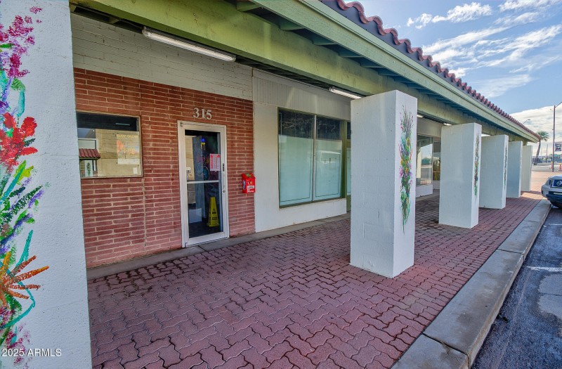 311 N Main St