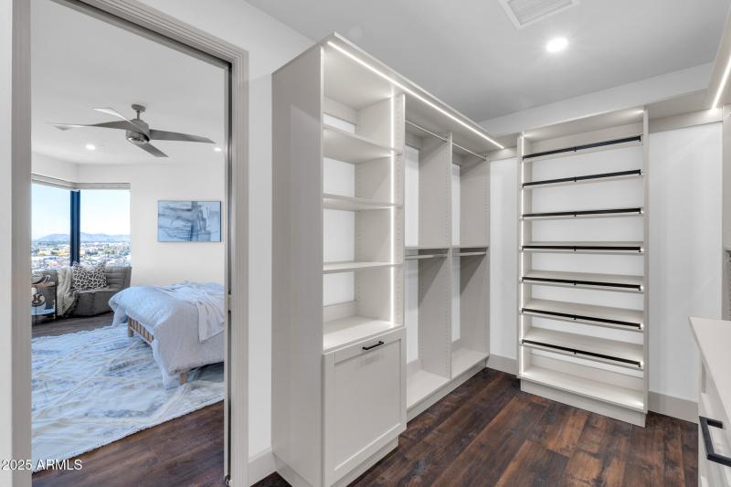 1040 E Osborn unit 1004-24