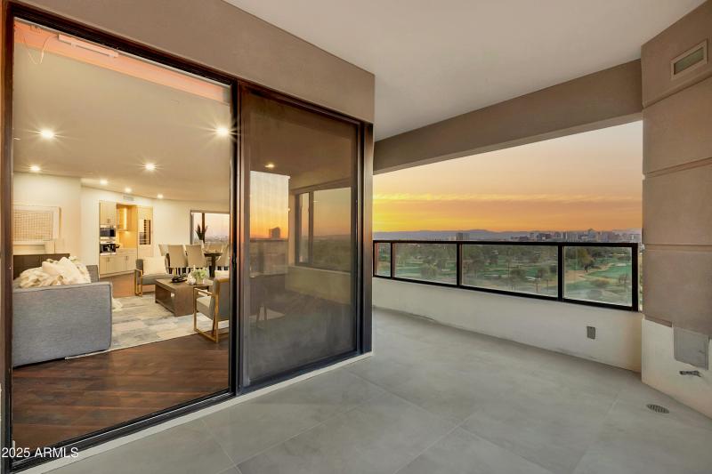 1040 E Osborn Twilight-10