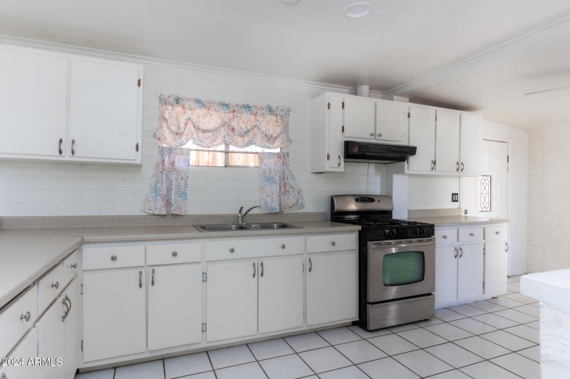 Kitchen 1