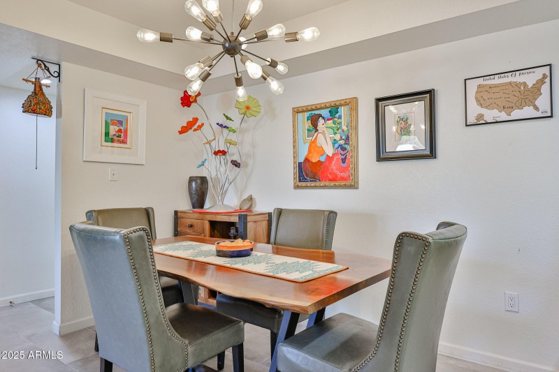FORMAL DINING AREA