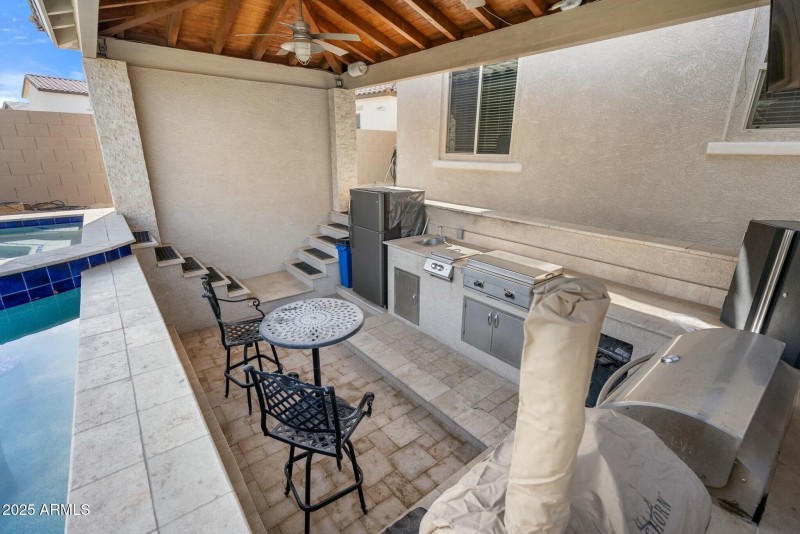 Outdoor Kitchen