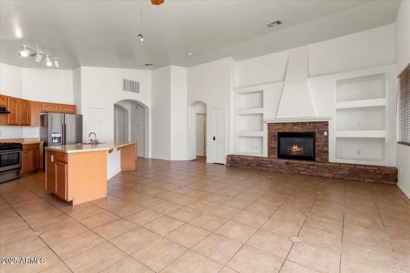 Open Floor plan-entertaining