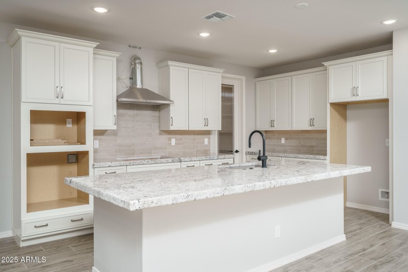 3) KITCHEN
