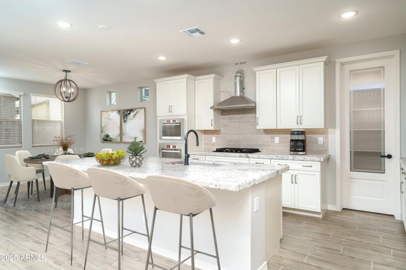 4B) KITCHEN