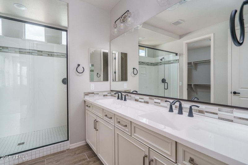 13) PRIMARY BATH