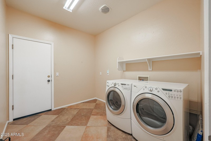 INSIDE Laundry
