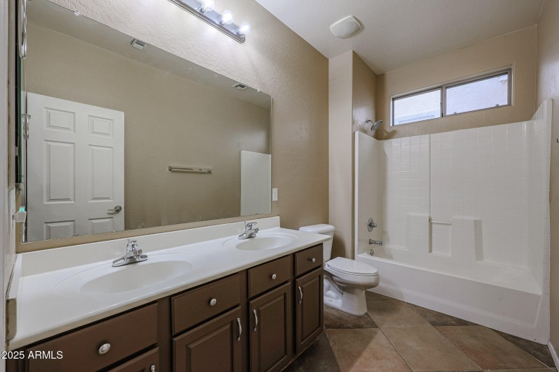 Guest full bath