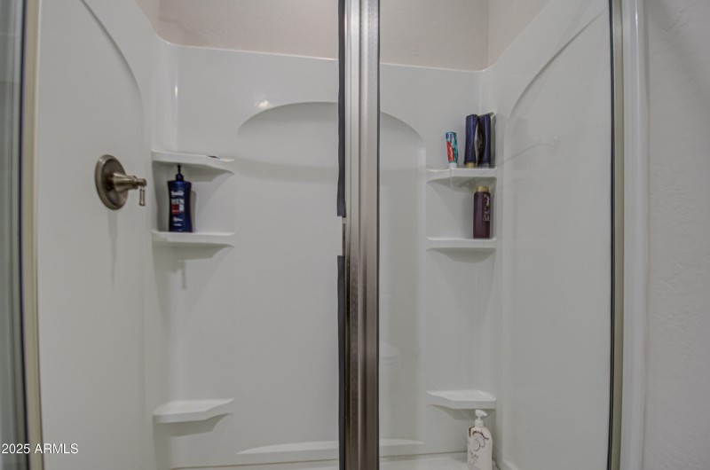 Bathroom 2-pic 2