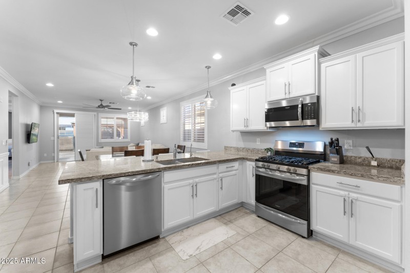 008-kitchen