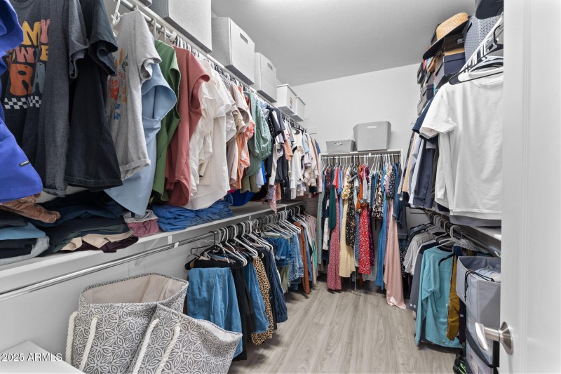 022-primary-closet