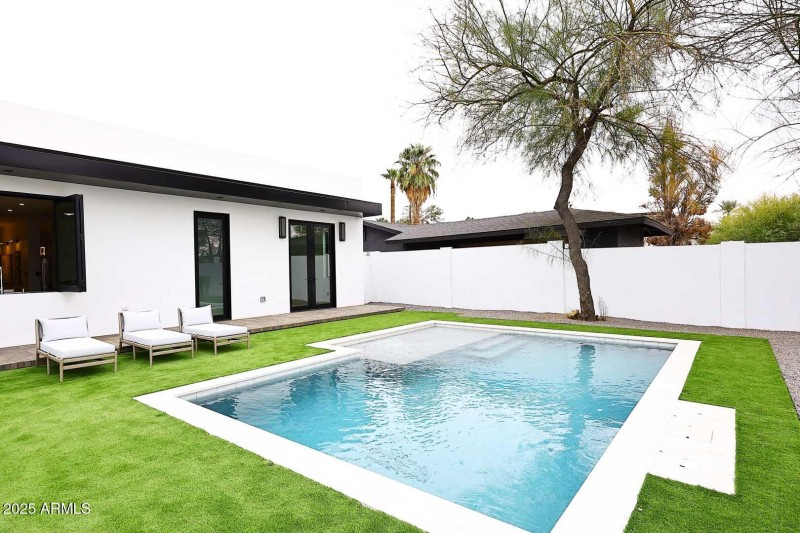 Pool2
