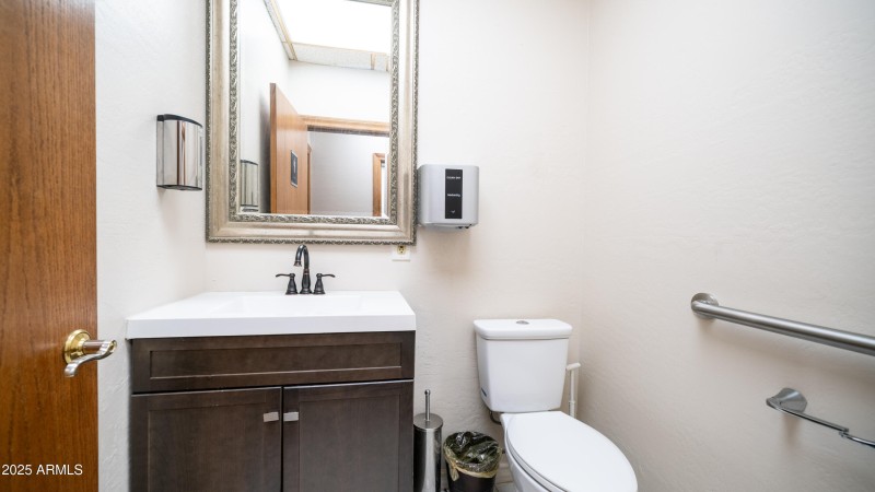 715 N Gilbert Rd-32