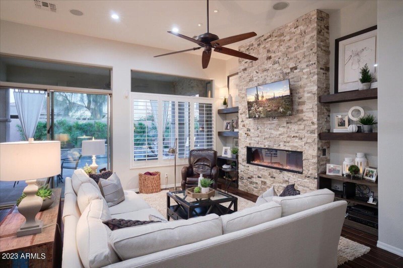 08-Living Room