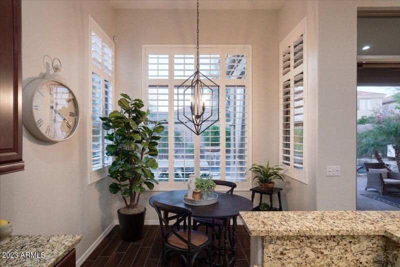 13-Breakfast Nook