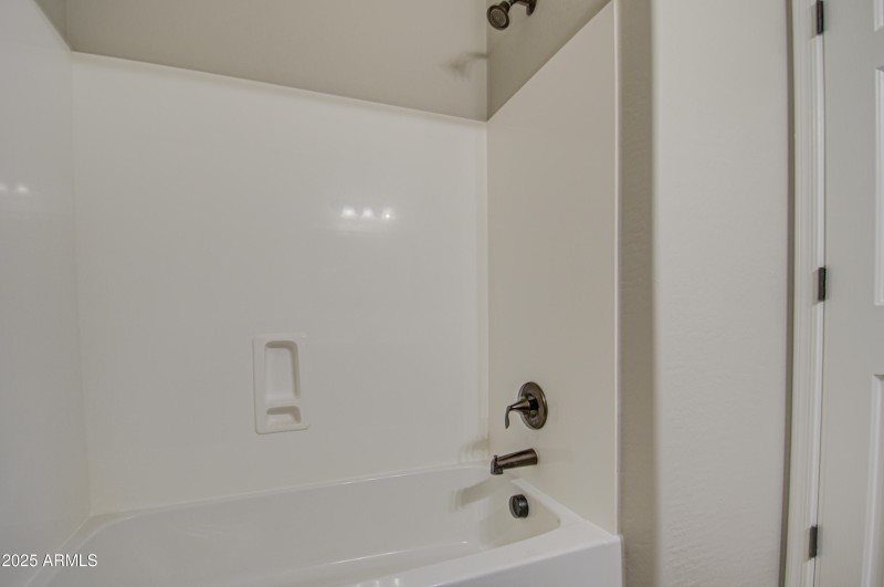 Bathroom 2-pic 3