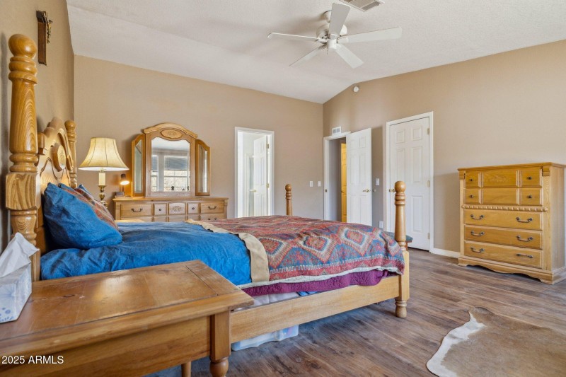 12-web-or-mls-43228-n-14th-st