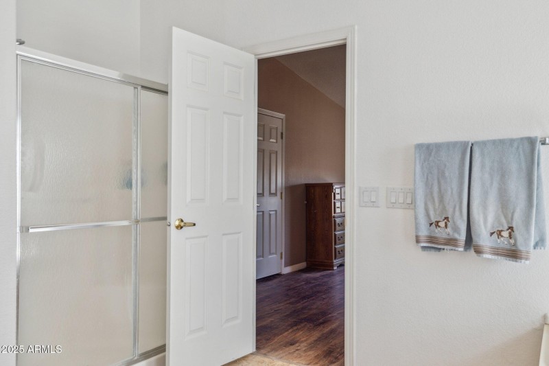 14-web-or-mls-43228-n-14th-st