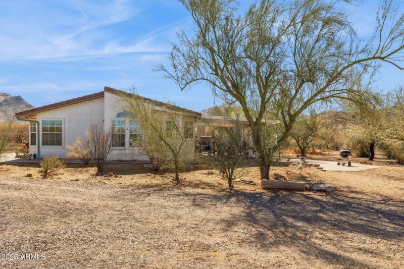 27-web-or-mls-43228-n-14th-st