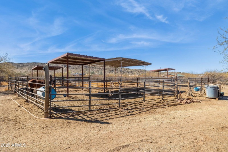28-web-or-mls-43228-n-14th-st