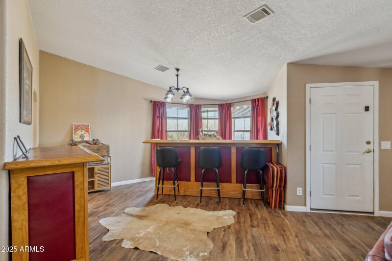 5-web-or-mls-43228-n-14th-st