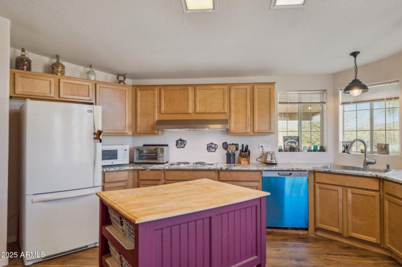 7-web-or-mls-43228-n-14th-st