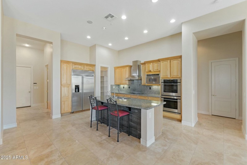 41601 N River Bend Rd