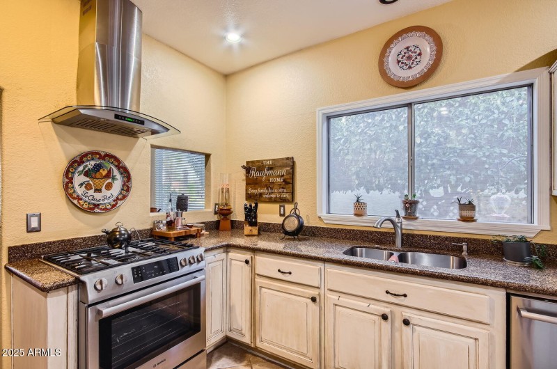15 Kitchen