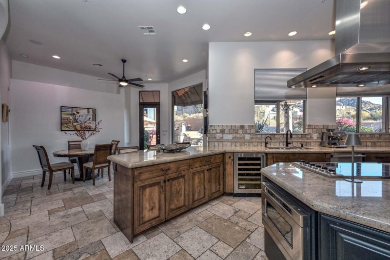 Kitchen-Breakfast Room