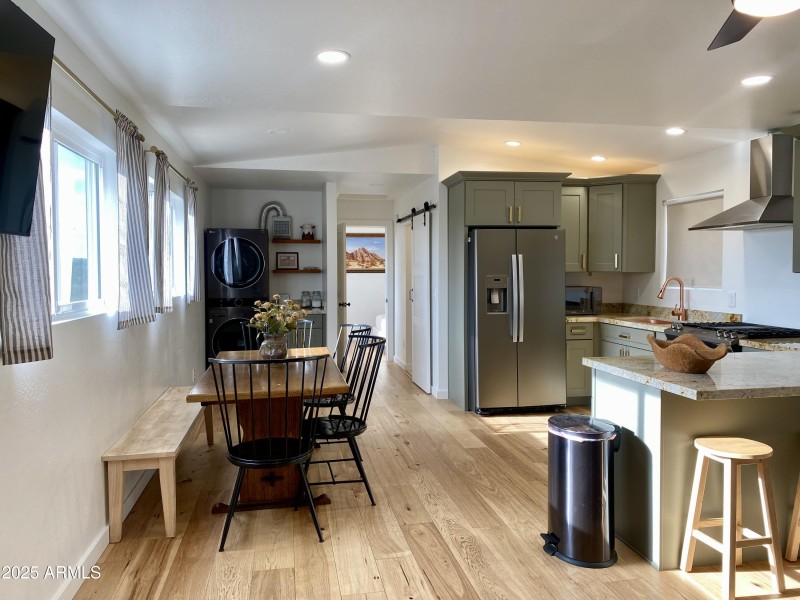 Eat-In Kitchen