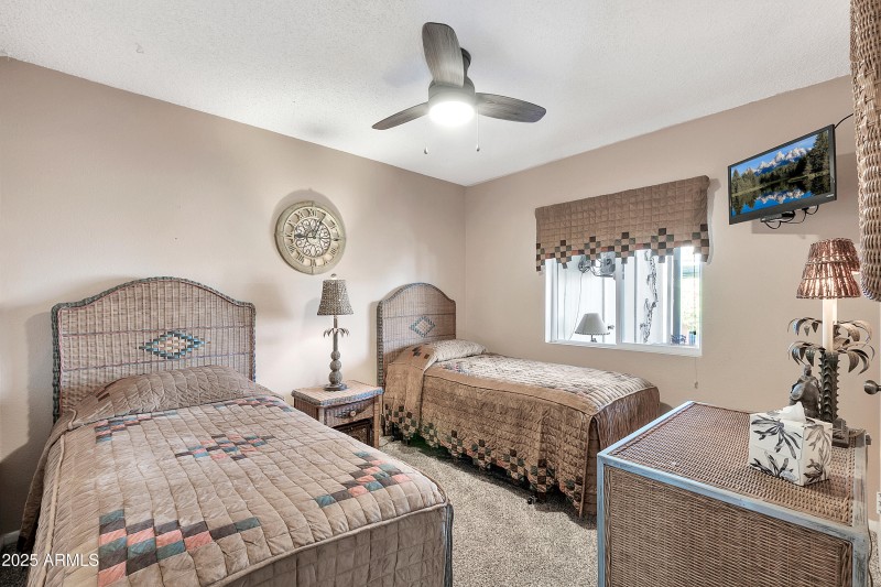 8230 E Valley Vista Dr-22