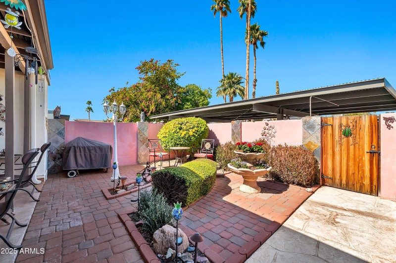 8230 E Valley Vista Dr-33