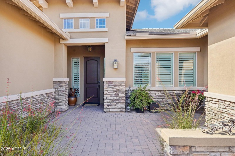 7-web-or-mls-N 129th Dr-007