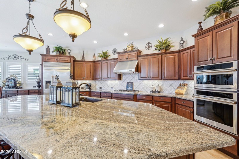 20-web-or-mls-N 129th Dr-020