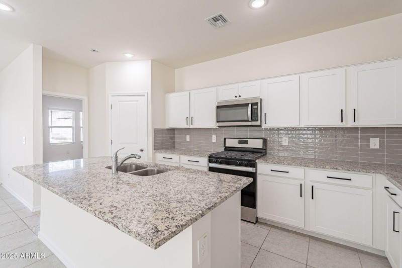12-web-or-mls-Coolidge-12
