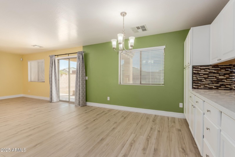 DINNING ROOM