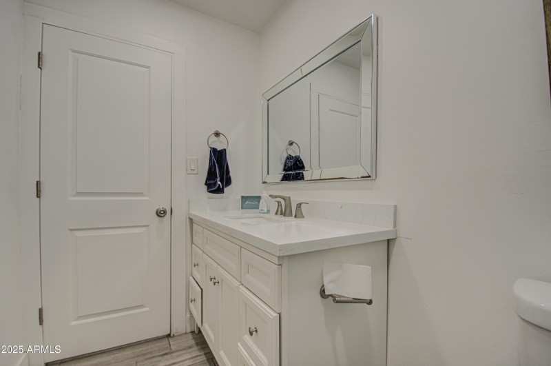 Bathroom 2-pic 3
