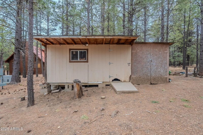 Storage / work shop