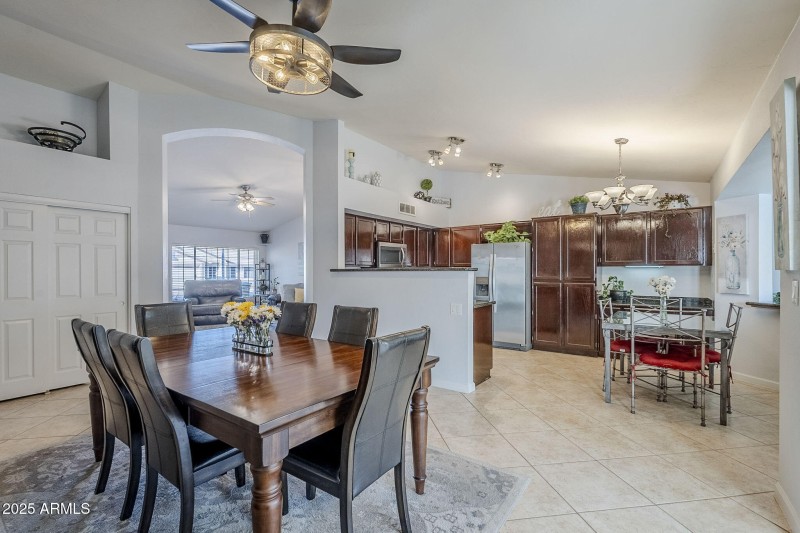 Dining & Kitchen