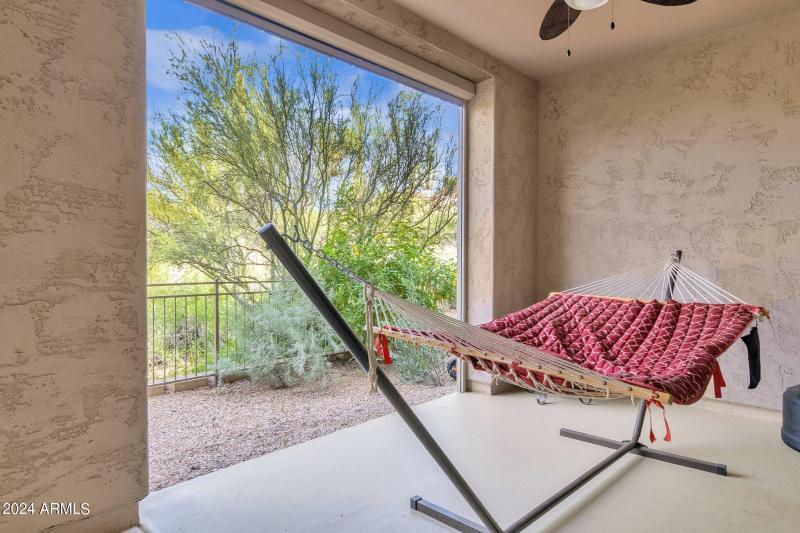 33-web-or-mls-10260-e-white-feather-ln-1